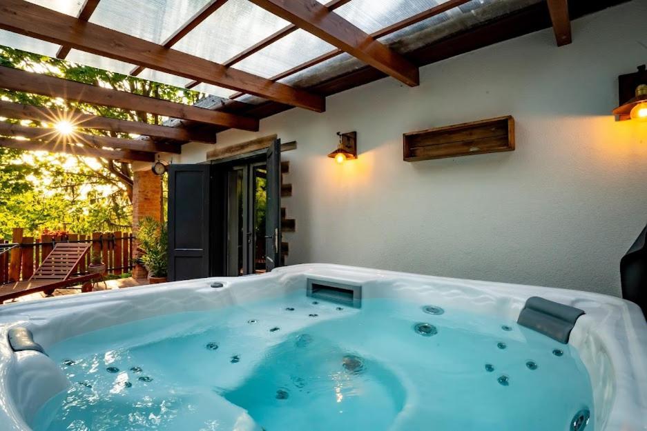 Cityside Cottage เอ็กเกอร์ ภายนอก รูปภาพ